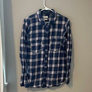 Treasure & Bond women’s flannel size large. Thinner material. Very soft.